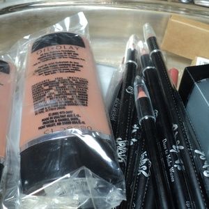 Lot of 20 assorted cosmetics make up beauty Olay